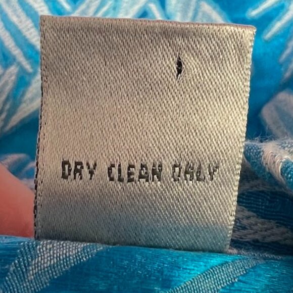 #238 Chico's Blue White Patterned Button-Down Dressy Shirt Size 3 (16) - Picture 6 of 6